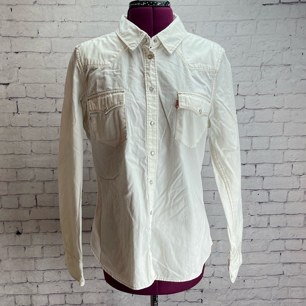 Levi’s long sleeve pearl snap shirt Womens size large white